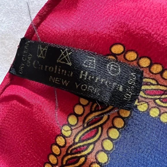 Carolina Herrera Silk Signed Hand-Rolled Hand Sewn 10/10 Rating Scarf - Picture 7 of 7